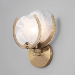 Настенный светильник со стеклянным рассеивателем                      Bogate's  354/1